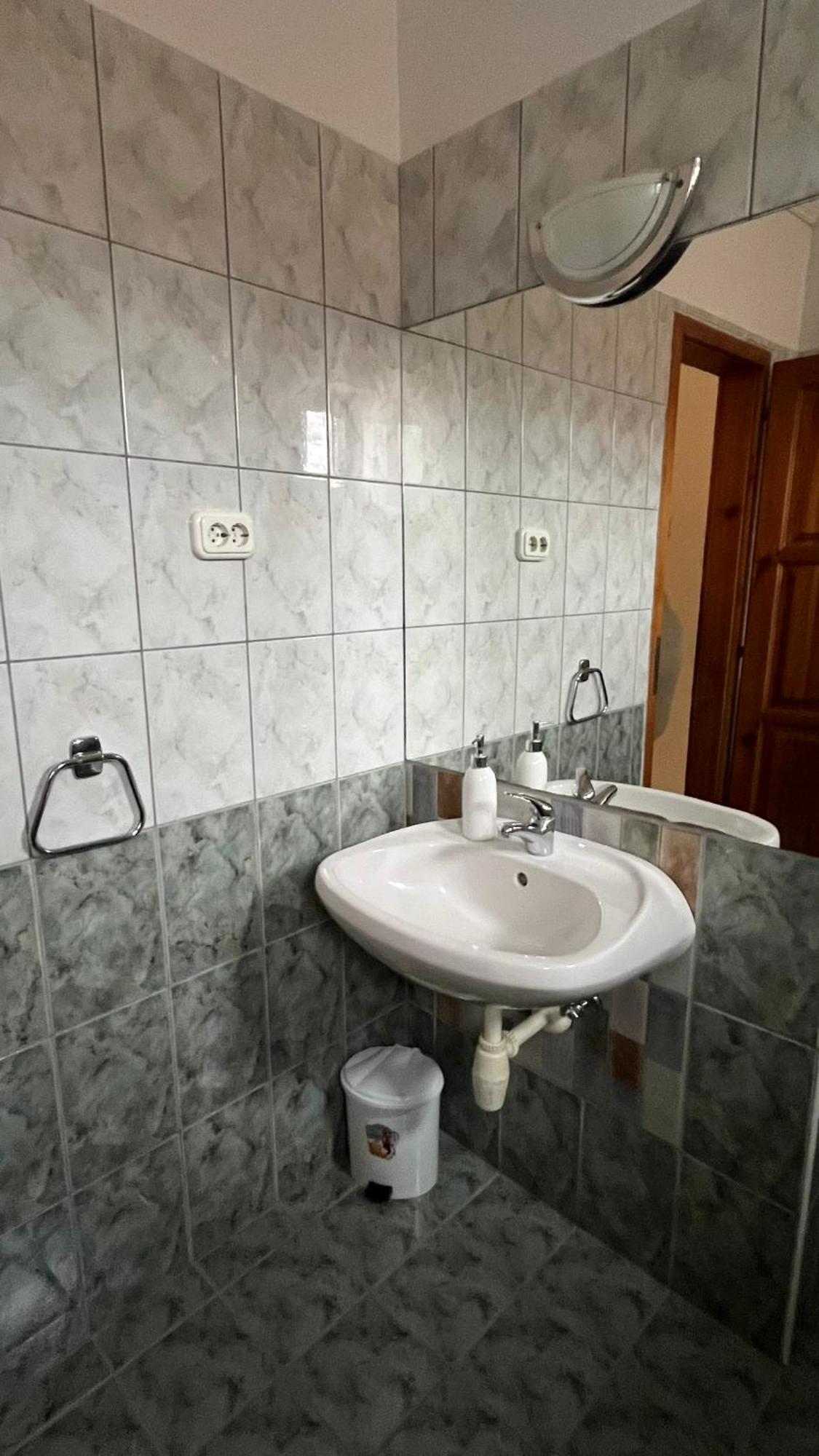 Boezsi Apartman Sarvar Luaran gambar
